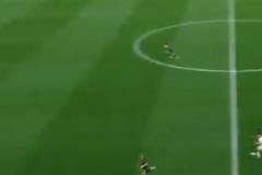 致敬貝爾成名作??法乙球員邊路一條龍破門(mén)