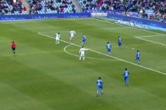 我就擅長(zhǎng)這個(gè)！本澤馬的另一次經(jīng)典底線過(guò)人助攻