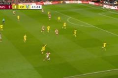 槍手再次領(lǐng)先！特羅薩德假射真扣，左腳射門變線破門