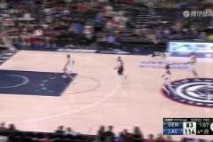 冒充職業(yè)？小將泰森空籃暴扣黃油手出界…約基奇戈登連忙鼓掌安慰