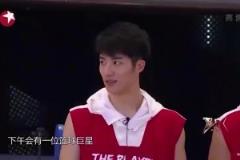 科比退役后中國綜藝首秀，明星居然還想防住他