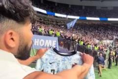 男子拿C羅球衣挑釁梅西！梅西回應(yīng)：去阿拉伯看他，去那里看他