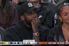 聽說這位觀眾很會打球啊快船掘金G3，歐文攜嬌妻現場觀戰(zhàn)