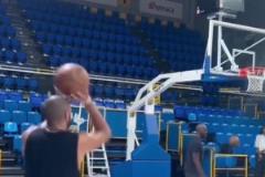 關(guān)鍵是準(zhǔn)??！巴圖姆的不沉球式的投籃動(dòng)作~