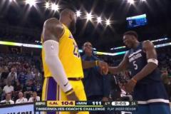 G3死球期間，詹姆斯和愛德華茲、康利有說有笑的