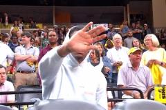 缺陣目睹被橫掃！莫蘭特不想上鏡手擋鏡頭 導(dǎo)播隨即了個角度