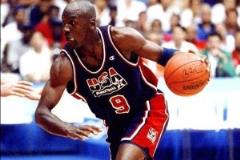 降維打擊！喬丹在1992年奧運(yùn)會上的精彩集錦！