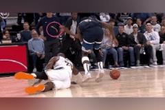 擋災了？華子答應抗癌小球迷一直戴著的手環(huán)被打飛 痛苦倒地所幸無礙