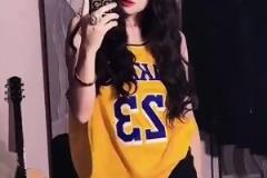 黑絲大長腿！現(xiàn)在女詹密都這么卷了嘛