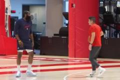 決戰(zhàn)天王山！ 哈登今日訓(xùn)練練習(xí)了大量中距離與拋投~