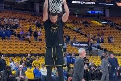 金州拉文限時回歸！庫里賽前熱身扣籃狀態(tài)良好