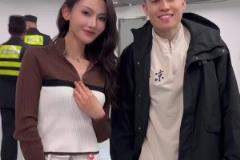 這顏值闊以的哈！美女粉絲和陳盈駿&周琦合影~