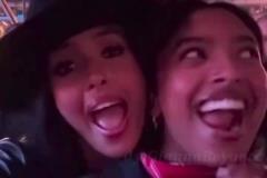 開心的摟在一塊！瓦妮莎和大女兒娜娜一起去看碧昂絲演唱會~