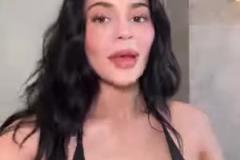 小詹娜身材顏值雙無敵，一時(shí)也不懂該看哪