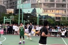 云南滑翔機矣進宏現(xiàn)身野球場 各種滑翔劈扣啊！