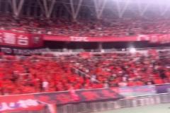 震耳欲聾！泰山隊(duì)主場戰(zhàn)平青島海牛，泰山隊(duì)球迷高喊“下課”