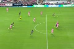 三維彈球！溫哥華白浪輕松打穿邁阿密后防，腳后跟穿進球門