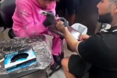 眾所周知打球只是我的副業(yè)！三球這紋身技術(shù)不賴啊