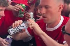 外網(wǎng)動畫惡搞：斯洛特和薩拉赫冠軍游行，曼城和阿森納被嘲諷！