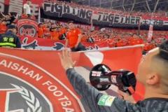 關(guān)鍵時(shí)刻，還得是王大雷！賽后王大雷帶領(lǐng)球員安撫情緒激動(dòng)的球迷