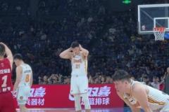 主場壓迫感！劉傳興被派上場，遭全場北京球迷“XX問候”