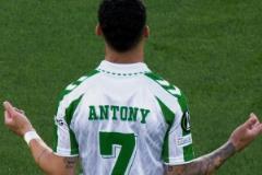 安東尼向眾神祈禱，回應(yīng)的卻只有他自己