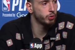 申京真不容易啊，第一次打季后賽搞得鼻青臉腫的！