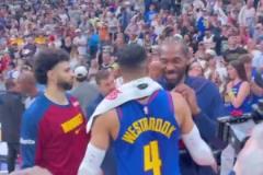 感情深！威少賽后與哈登&小卡擁抱交流致意