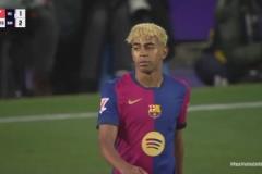 可惜！亞馬爾腳后跟妙傳，福特禁區(qū)內(nèi)1V3閃轉(zhuǎn)騰挪打遠(yuǎn)角中柱！