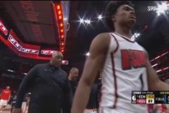 可敬的對(duì)手！火箭&勇士雙方球員賽后致意，申京格林阿門落寞離場(chǎng)