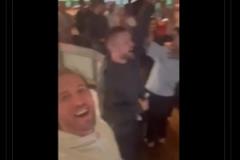 喝醉了都凱恩曬全隊喝酒慶祝視頻配文：我們是冠軍！