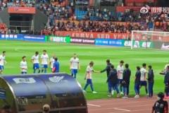 泰山球迷：這次應(yīng)該不是高血壓了，直接上高原反應(yīng)了