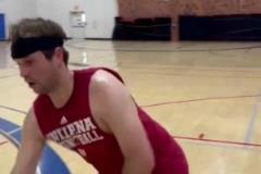 外國(guó)網(wǎng)友模仿申京打球 細(xì)節(jié)處理你覺得如何？