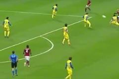 銀鞍照白馬！颯沓如流星?？槊滋m打進(jìn)的最后兩球