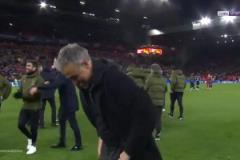 恩里克對(duì)鏡頭送飛吻，網(wǎng)友：就算巴黎決賽輸了他也是本賽季歐洲最佳教練