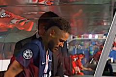 當(dāng)年內(nèi)馬爾姆巴佩帶領(lǐng)巴黎殺入歐冠決賽，而今由登貝萊帶領(lǐng)！