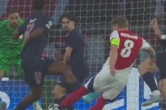 保駕護(hù)航大巴黎進(jìn)決賽！歐冠官方盛贊多納魯馬：大師級