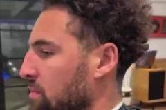 陌生！克萊把頭發(fā)剃短了，看著有些滄桑