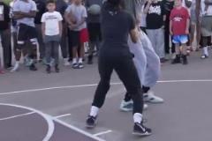 曾經(jīng)也是最強(qiáng)中鋒之一！考辛斯打街球，這不是隨便亂殺嘛