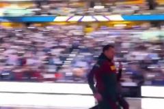 威少帶一群孩子出去玩！