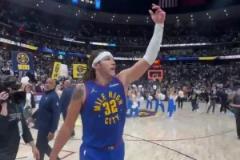 保衛(wèi)高原！贏球后威少狂拍約老師腦袋 戈登英雄般退場