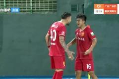 真性情！張志雄為重慶隊進球后，亮出廣州隊隊標(biāo)護腿板