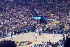 這就是主場氣勢！約基奇上罰球線時，掘金主場球迷高呼MVP！