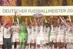 穆勒主場謝幕！慢鏡再看穆勒高舉沙拉盤慶祝！