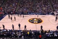 美媒發(fā)問：亞歷山大就是2+1 約基奇的這個就是兩分不算兩罰？