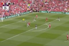 詹?。簶屖值姆谰€崩潰了！迪亞斯閃電再下一城，利物浦2分鐘2球