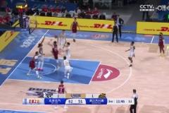 魔王展翅！周琦正面突破單臂隔扣外援卡爾頓