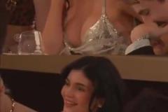 今天來看尼凱G4了！話說凱莉-詹娜這身材也是真的驚艷