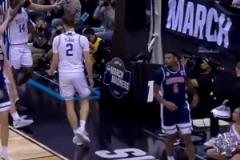 獨行俠球迷偷著樂！弗拉格旱地拔蔥逆天排球大帽，身體素質(zhì)太炸了