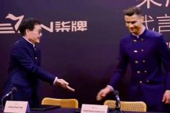 C羅這穿的是中山裝??？這種新中式衣服是真好看啊